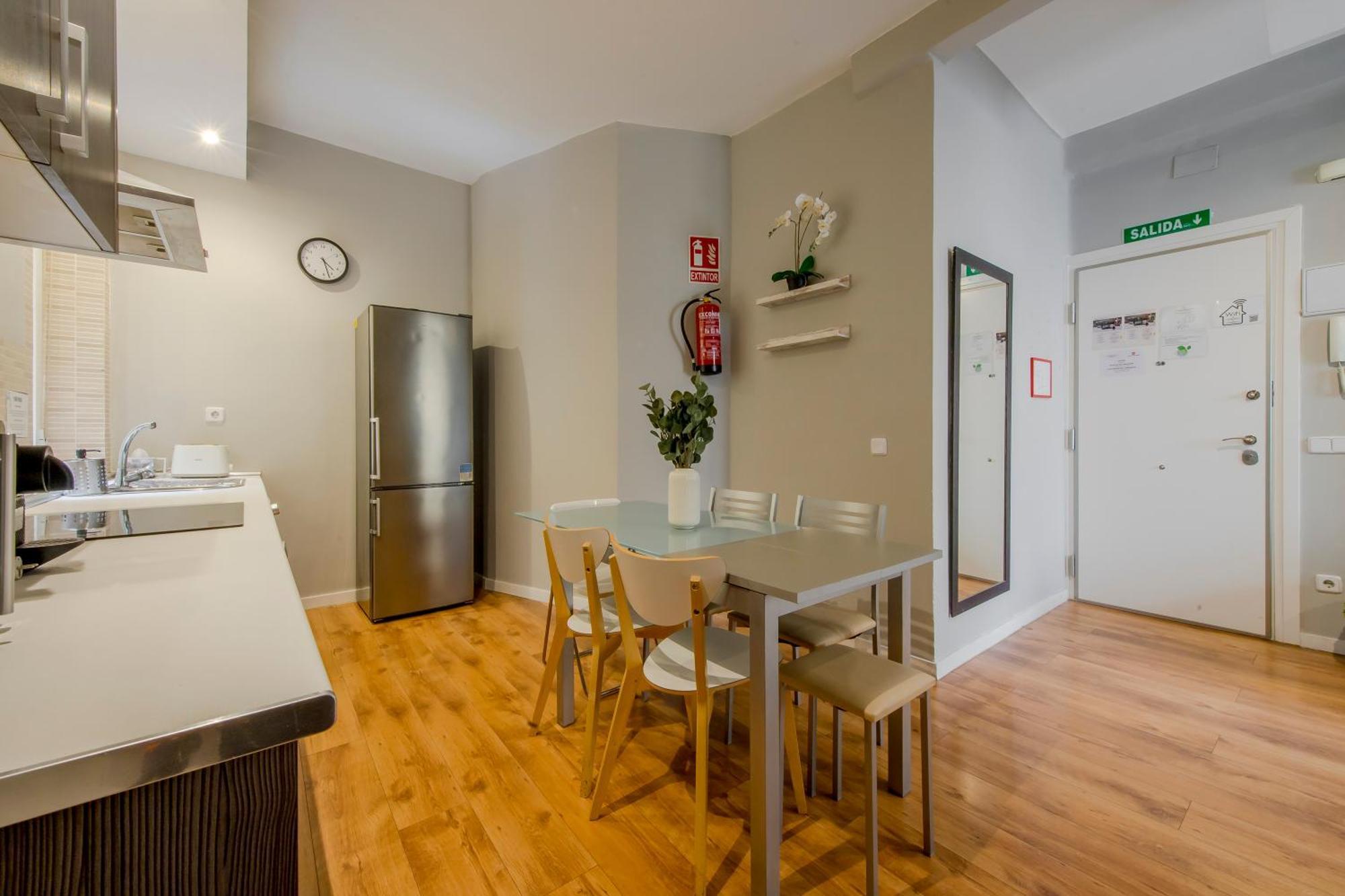 Excelente Piso De 3 Habitaciones En La Latina-Centro 马德里 外观 照片